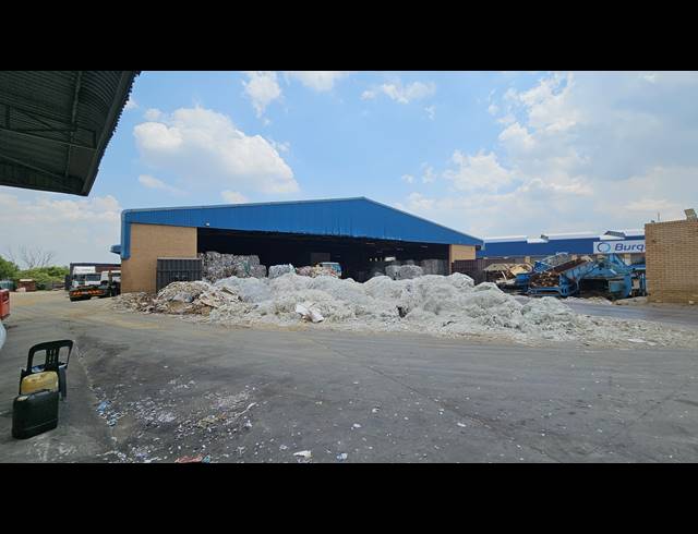 3,100M² WAREHOUSE FOR SALE IN JET PARK